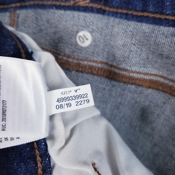 American Eagle Tomgirl Jeans NWT - Picture 16 of 16